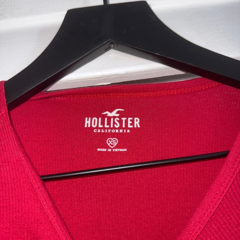 Hollister Red Long Sleeve Crossover Tee - Picture 3 of 4